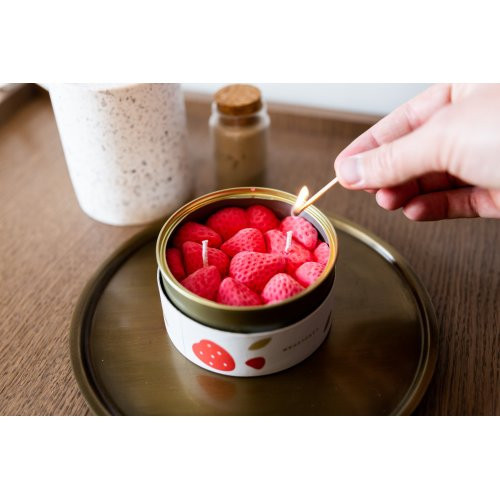 CandleHand Candlecan Ripe Strawberries Candle Ripe Strawberries