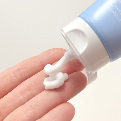 STAY WELL Triple Hyaluronic Acid Cleansing Foam 130ml