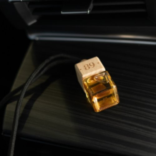 Aromatic 89 Hanging Glass Air Freshener Ambra