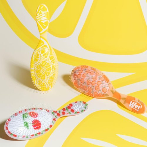 WetBrush Tutti Fruitti Original Detangler Cherry