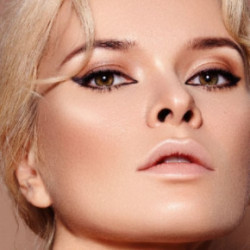 SLA Paris Fix Up Compact Powder 4g